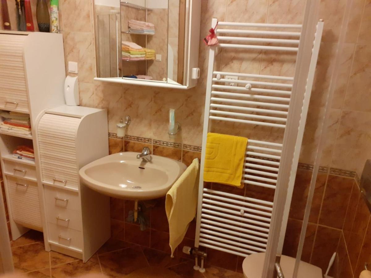 Leon Apartment *